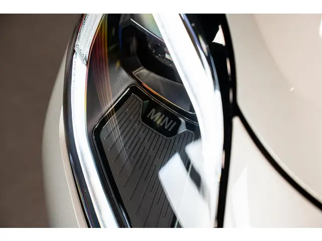 MINI Countryman 1.5 C Favoured M 2024 Benzine 10