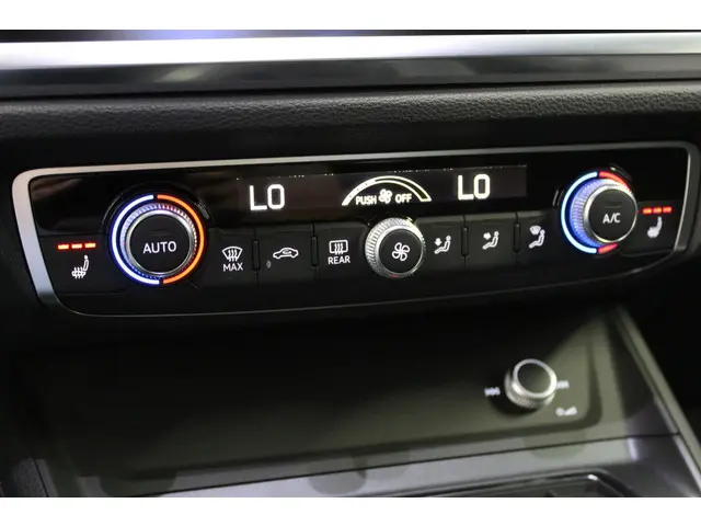 Audi Q3 35 TFSI S edition 2021 Benzine 29