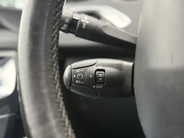 Peugeot 2008 1.2 VTi Allure 2014 Benzine 24