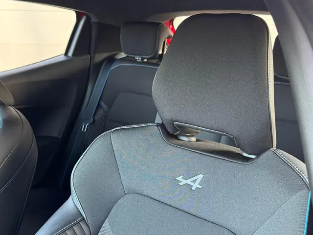 Renault Clio 1.0 TCe 90 GPF esprit Alpine 2024 Benzine 25