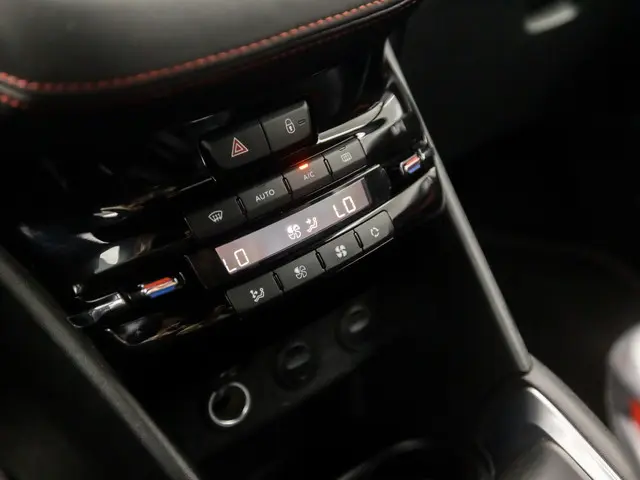 Peugeot 208 1.6 THP GTi 2013 Benzine 9