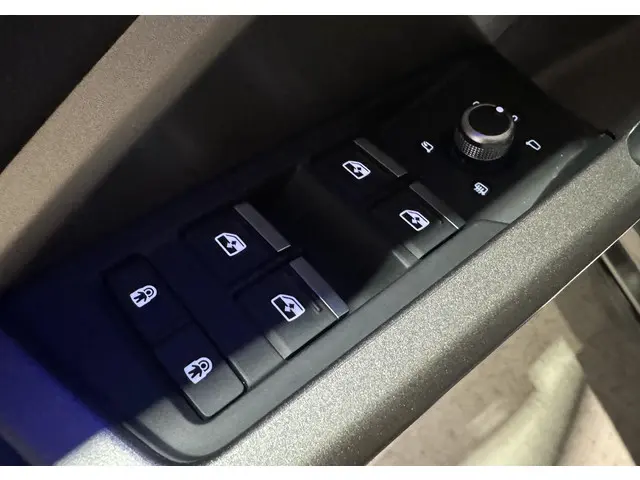 Audi Q3 45 TFSI e S edition 2021 Hybride Benzine 21