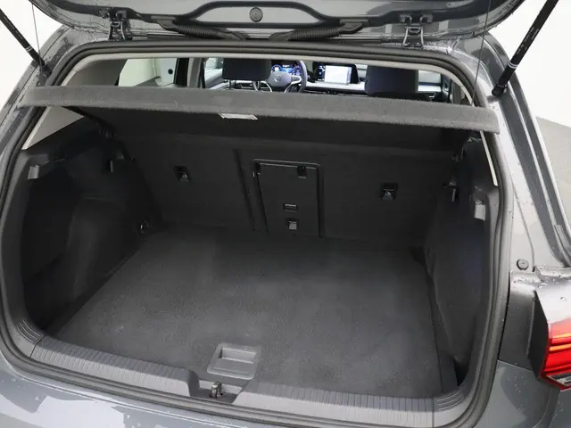 Volkswagen Golf 1.0eTSI/110PK Life DSG 2023 Benzine 21