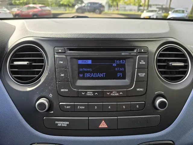 Hyundai i10 1.0i Comfort 1e eig/NL-auto 2016 Benzine 22
