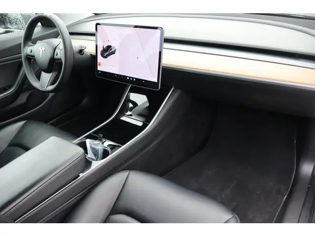 Tesla Model 3 Performance AWD 75 kWh 2019 Elektrisch 6