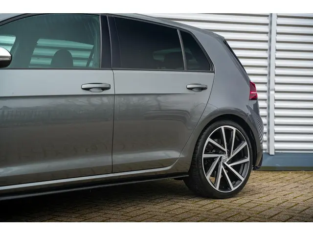 Volkswagen Golf 2.0 TSI 4Motion R 2017 Benzine 29