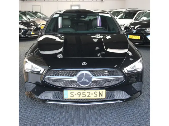 Mercedes-Benz CLA 180 Premium 2021 Benzine
