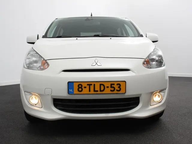 Mitsubishi Space Star 1.2 Automaat Instyle 2014 Benzine 4