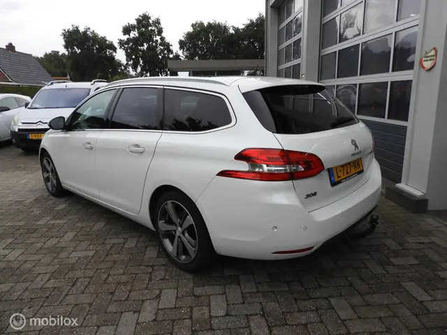 Peugeot 308 SW 1.2 e-THP Première 2014 Benzine 8