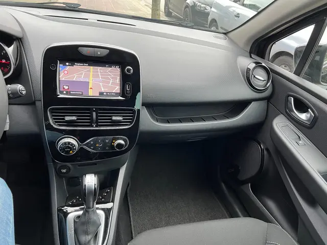 Renault Clio 1.2 TCe Intens automaat navi 2018 Benzine 12