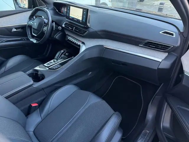 Peugeot 3008 1.2 PureTech GT LINE 2022 Benzine 16