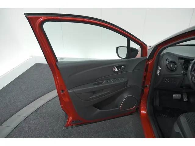 Renault Captur TCe 150 EDC Intens 2019 Benzine 65