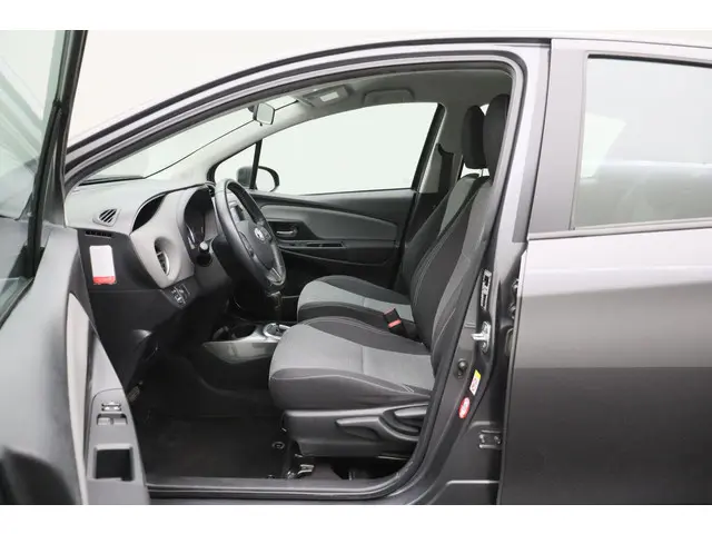 Toyota Yaris 1.5 Hybrid Aspiration 2015 Hybride Benzine 12