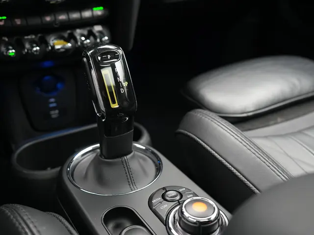 MINI Electric Mini Yours 33 kWh 184pk 2020 Elektrisch 37