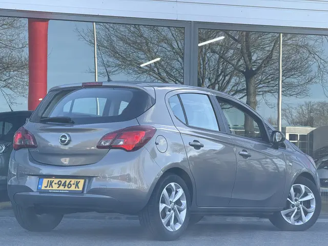 Opel Corsa 1.4 Edition 2015 Benzine 2