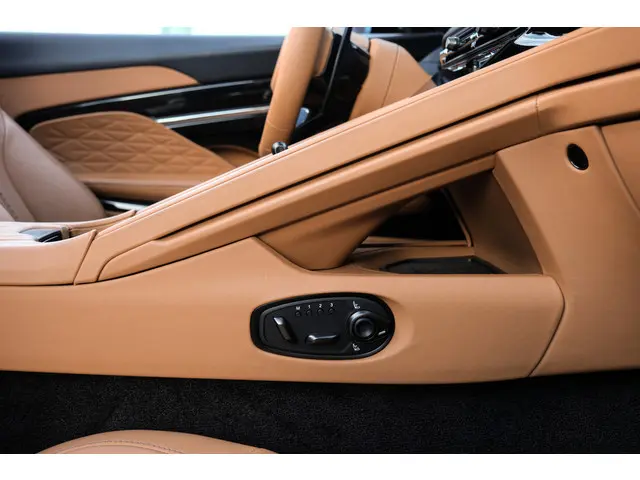 Aston Martin V8 Volante DB12 4.0 2024 Benzine 31