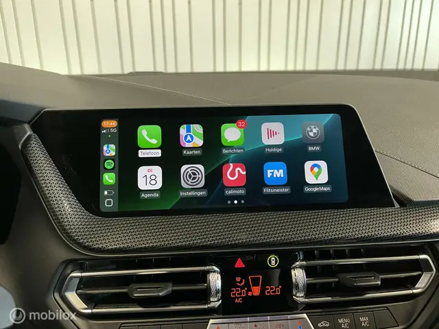 BMW 1 Serie 118i Essential Executive 2021 Benzine 17
