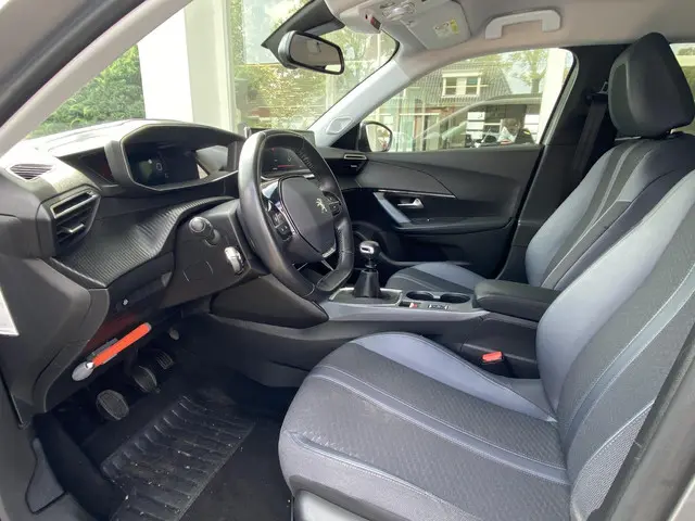 Peugeot 2008 1.2T 130pk Allure 2020 Benzine 11