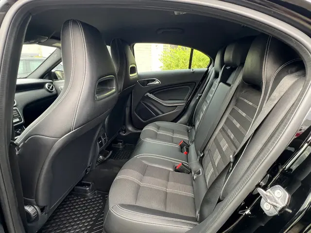 Mercedes-Benz A-Klasse 200 Ambition 2018 Benzine 12