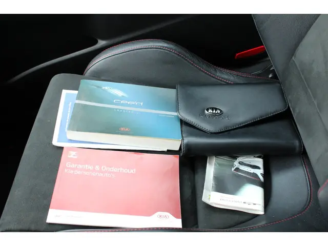 Kia pro_cee'd 1.6 GT 2013 Benzine 27