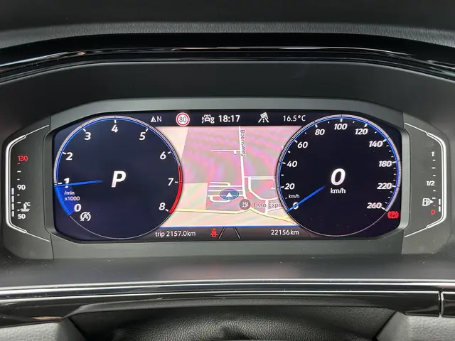 Volkswagen T-Roc 1.5 TSI R-Line Business 2024 Benzine 4