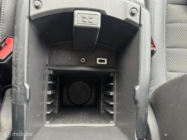 Ford Kuga 1.6 Titanium 2014 Benzine 31