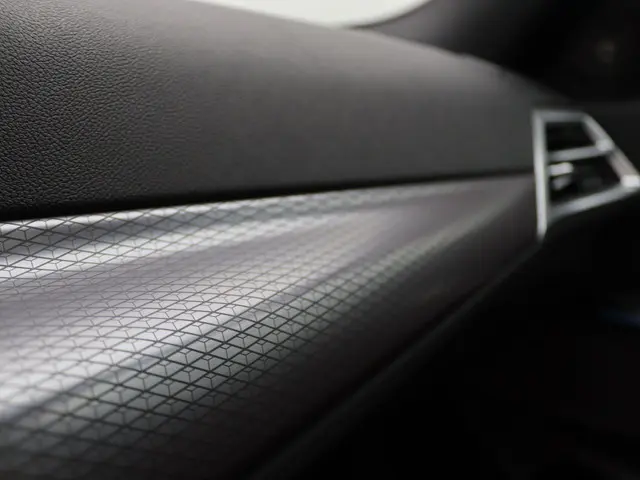 BMW 3 Serie Sedan 330e 2025 Hybride Benzine 17