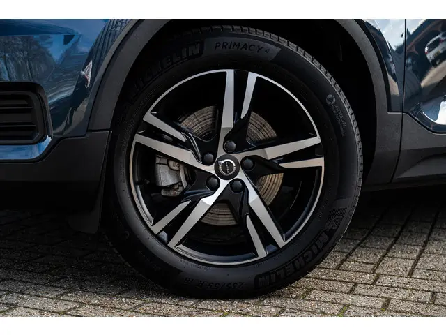 Volvo XC40 2.0 B4 R-Design 2022 Benzine 30