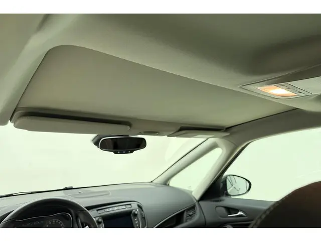 Opel Zafira 1.6 Turbo Business Executive 2017 Benzine 17