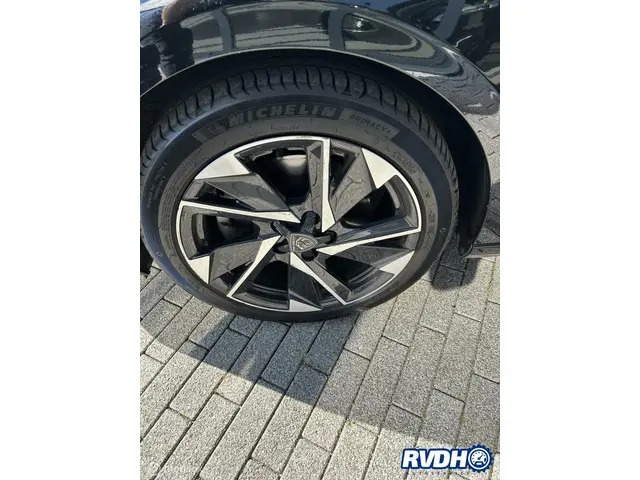 Peugeot 308 1.5 BlueHDi Allure Pack Business 2022 Diesel 23