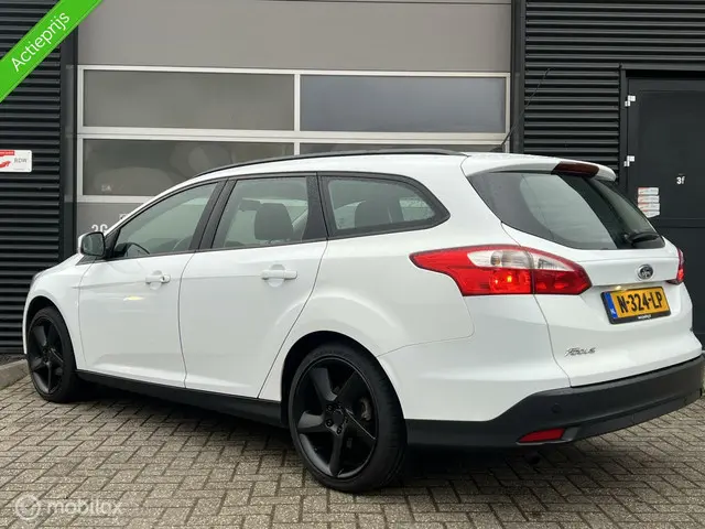 Ford Focus Wagon 1.0 EcoBoost Trend 2012 Benzine 2