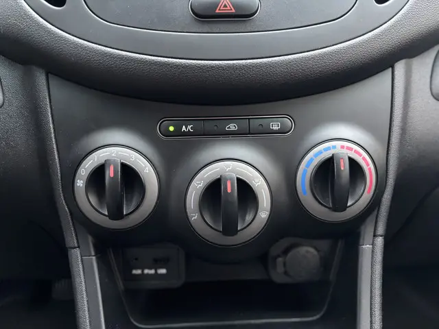 Hyundai i10 1.0 i-Drive Cool 2013 Benzine 9