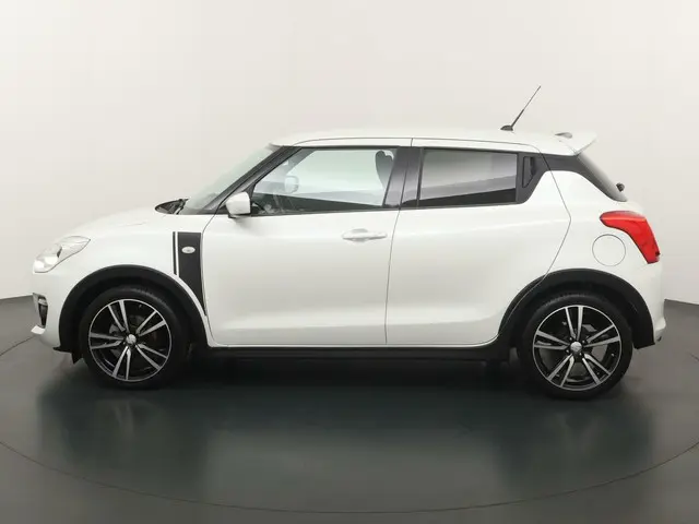 Suzuki Swift 1.2 Sportline 2019 Benzine 3