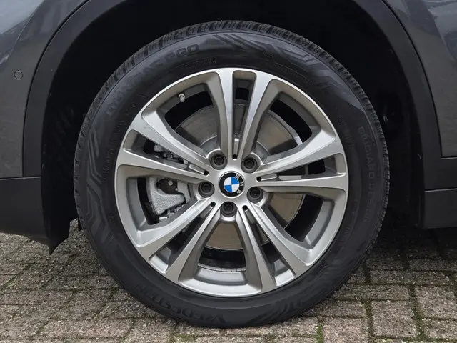 BMW X1 sDrive20i SPORTLINE 2018 Benzine 12