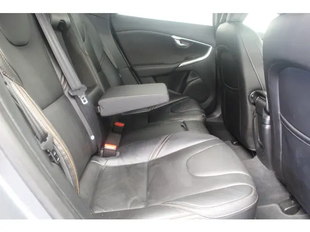 Volvo V40 Cross Country T3 Polar+ Luxury 2018 Benzine 11