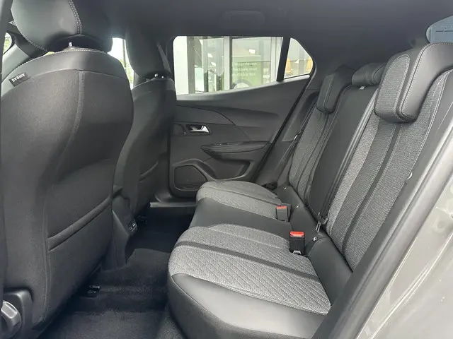 Peugeot 2008 1.2 PureTech 100 Allure 2024 Benzine 11