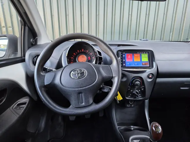 Toyota Aygo 1.0 VVT-i X-Play NAVI 2017 Benzine 13