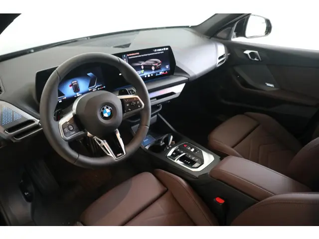 BMW 1 Serie 5-deurs 123 xDrive 2025 Benzine 7