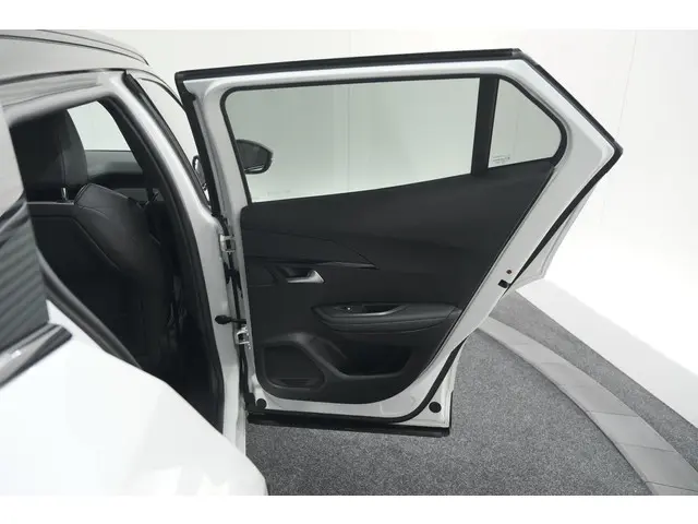 Peugeot e-2008 EV GT Pack 50 kWh 2021 Elektrisch 68