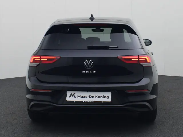 Volkswagen Golf 1.0TSI/110PK Life 2023 Benzine 31