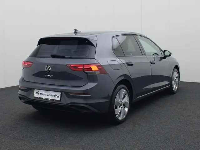 Volkswagen Golf 1.0TSI/110PK Life 2022 Benzine 2