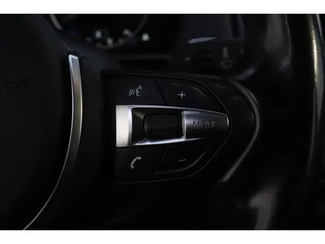 BMW 1 Serie 125i M-sport Led ALL-Black 2016 Benzine 24