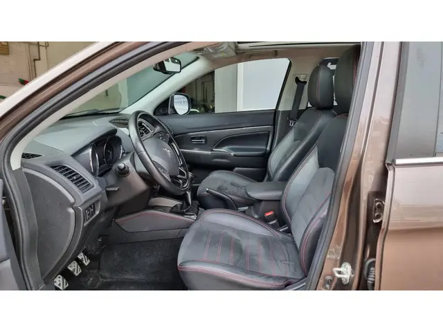 Mitsubishi ASX 1.6 Cleartec Connect Pro+ 2018 Benzine 13