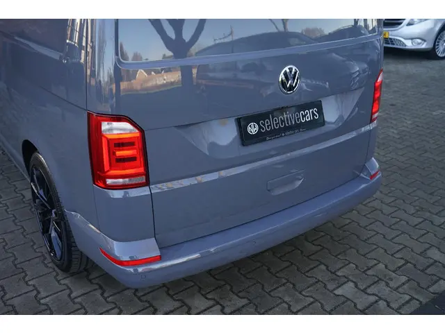 Volkswagen Transporter 2.0 TDI 2018 Diesel 30