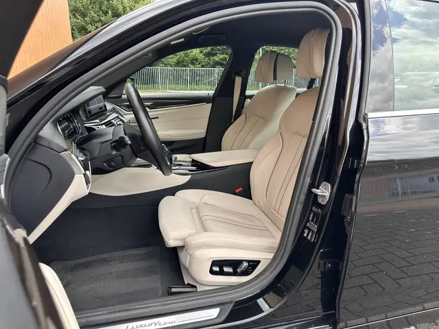 BMW 5 Serie 530i High Executive 2017 Benzine 8