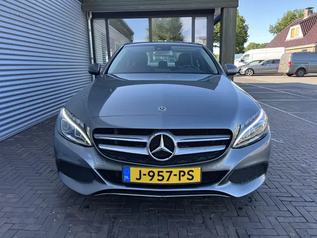 Mercedes-Benz C-Klasse 180 Premium Plus 2018 Benzine 22
