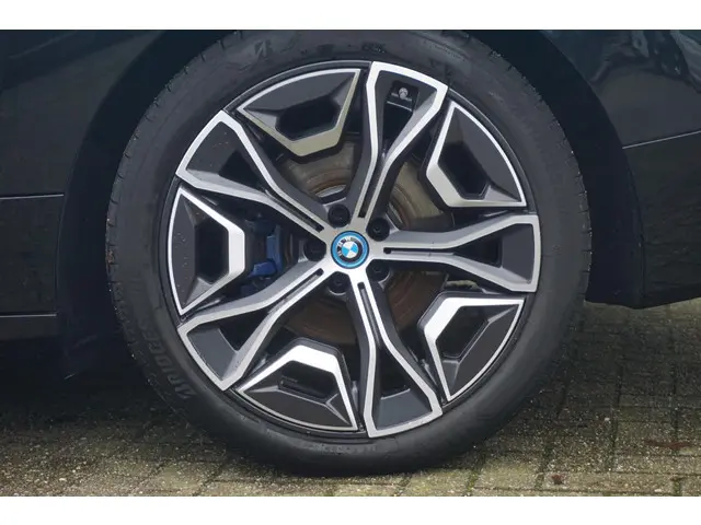 BMW iX xDrive40 2023 Elektrisch 16
