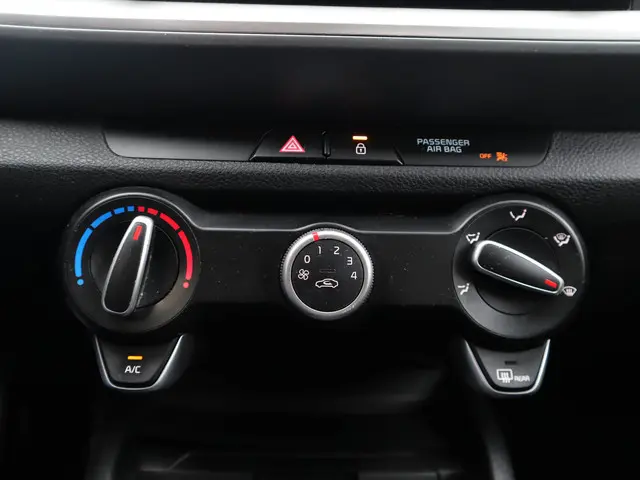Kia Stonic 1.0 T-GDi DynamicLine 2019 Benzine 21