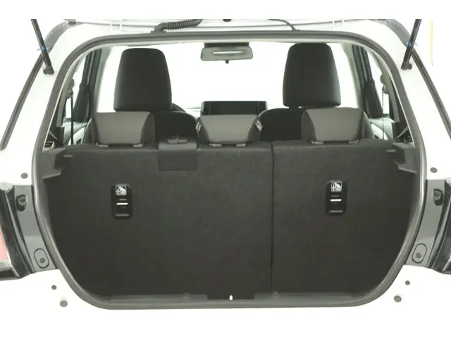 Suzuki Swift 1.2 Select Smart Hybrid 2025 Benzine 24