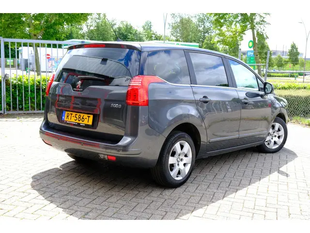 Peugeot 5008 1.6 HDi Blue Lease 2014 Diesel 3